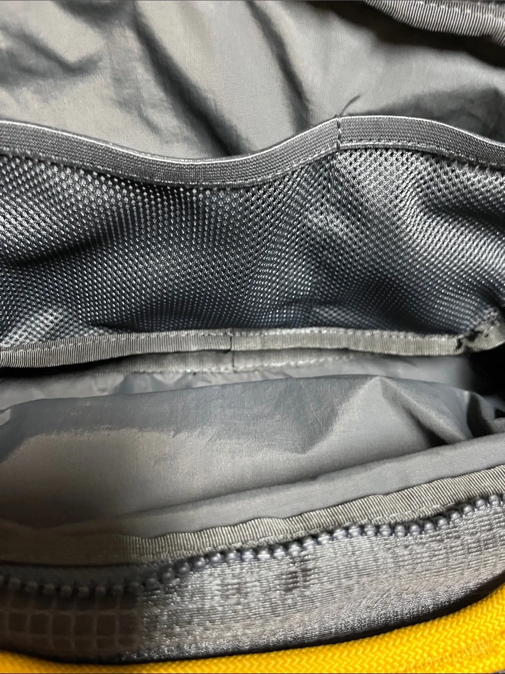 Men’s Awala Crossbody The All-Day Messenger Bag